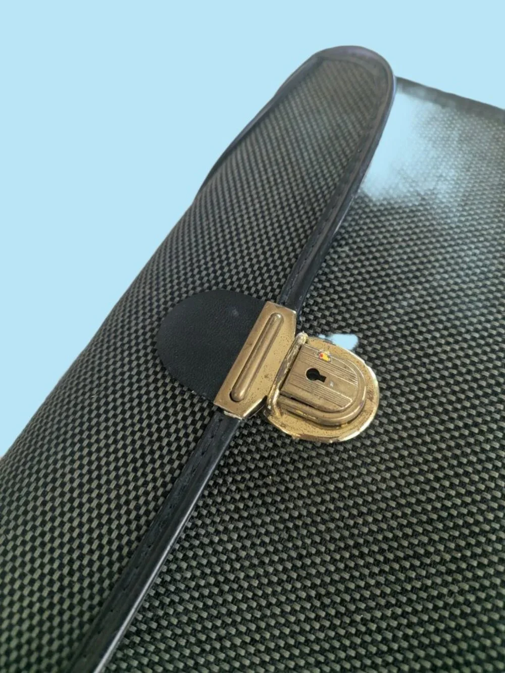 Vintage Tweed Locking Case - top loading